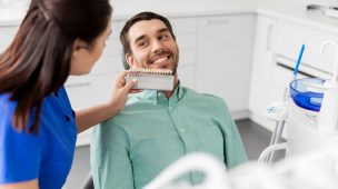 Clínica de implante dentário em BH: como escolher?